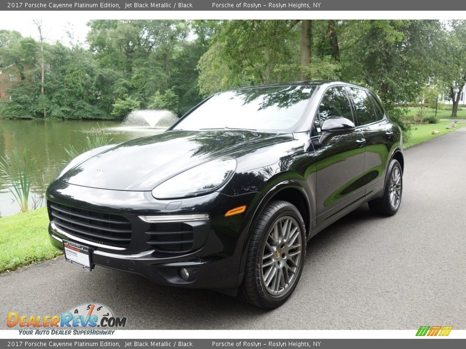 Front 3/4 View of 2017 Porsche Cayenne Platinum Edition Photo #1