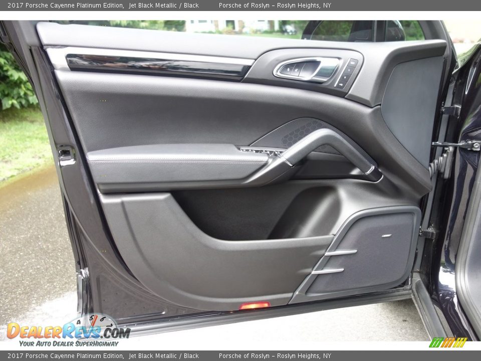 Door Panel of 2017 Porsche Cayenne Platinum Edition Photo #11