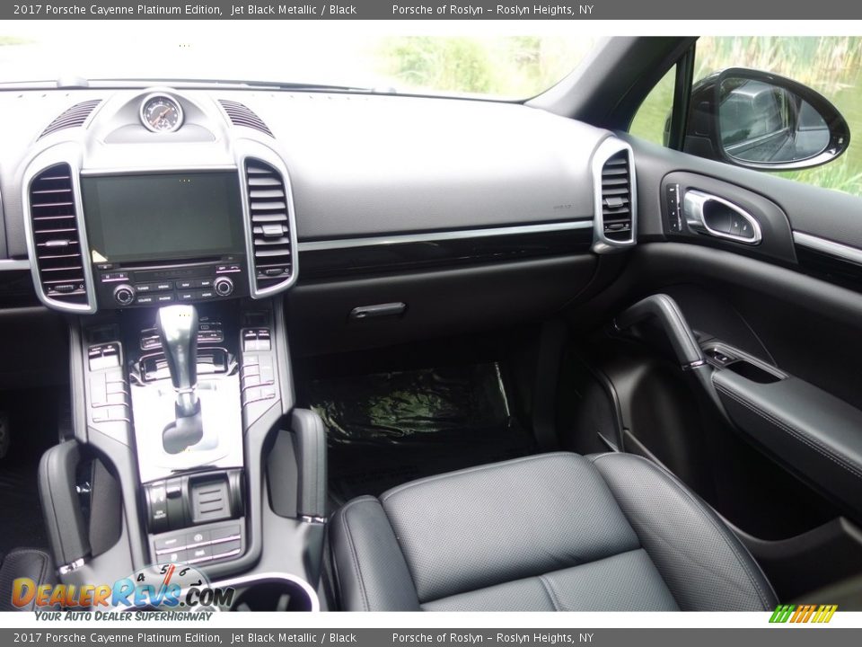 2017 Porsche Cayenne Platinum Edition Jet Black Metallic / Black Photo #15