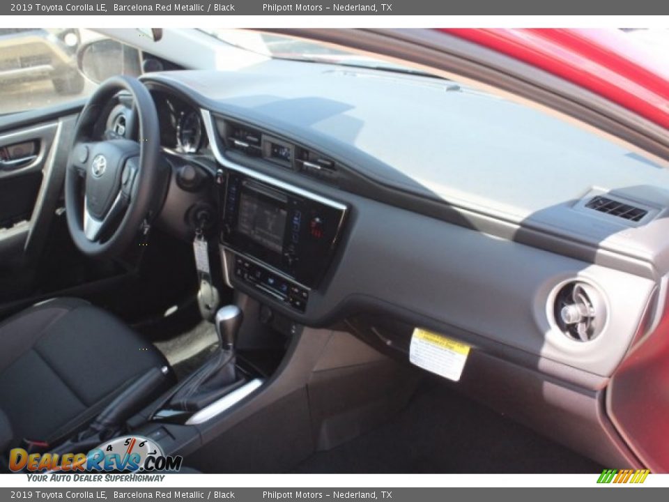 2019 Toyota Corolla LE Barcelona Red Metallic / Black Photo #29