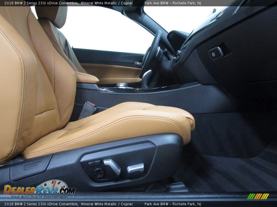 2018 BMW 2 Series 230i xDrive Convertible Mineral White Metallic / Cognac Photo #19