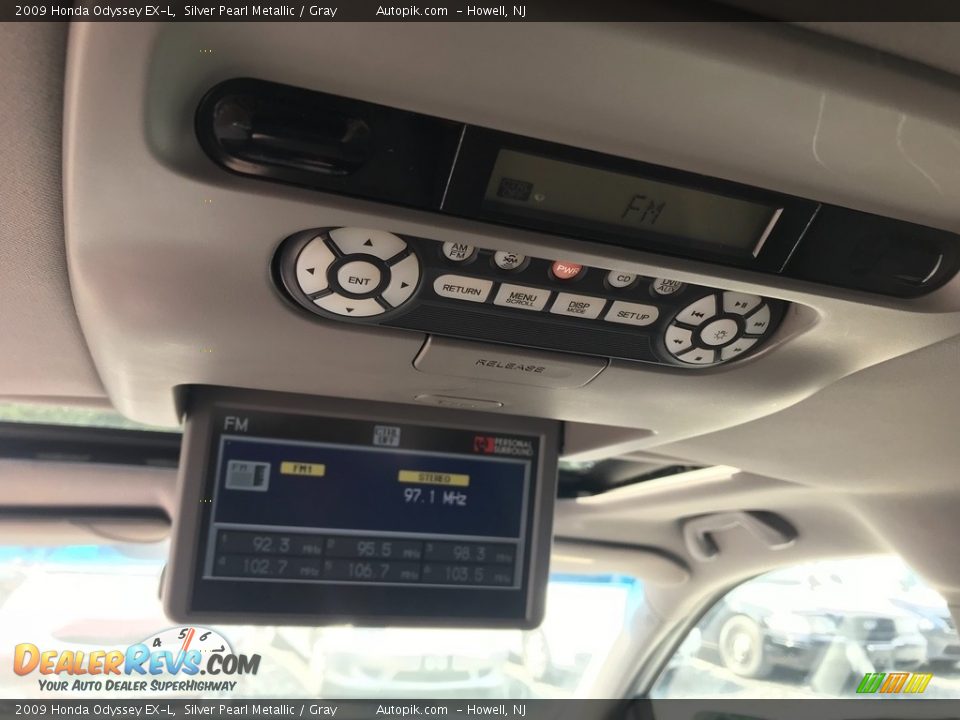 2009 Honda Odyssey EX-L Silver Pearl Metallic / Gray Photo #15
