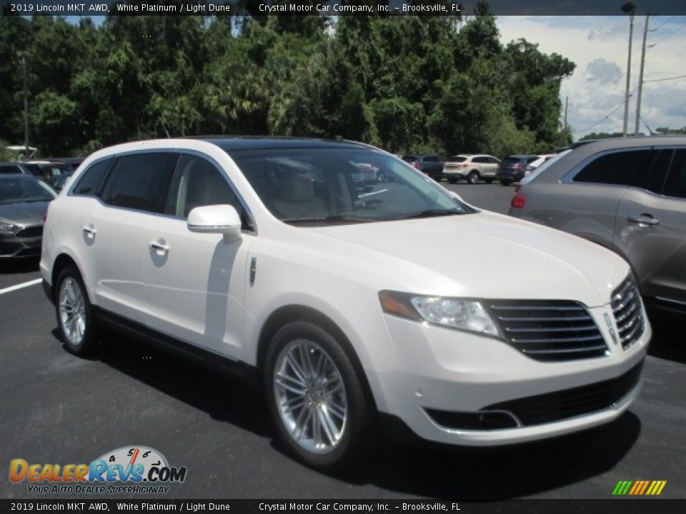 2019 Lincoln MKT AWD White Platinum / Light Dune Photo #1