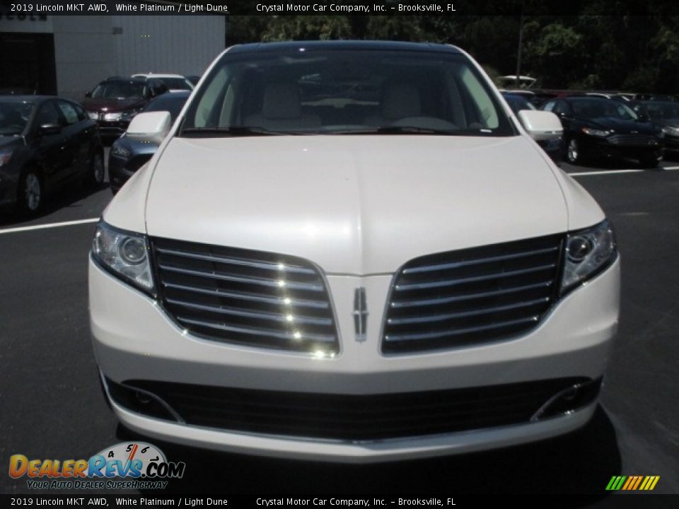 2019 Lincoln MKT AWD White Platinum / Light Dune Photo #2