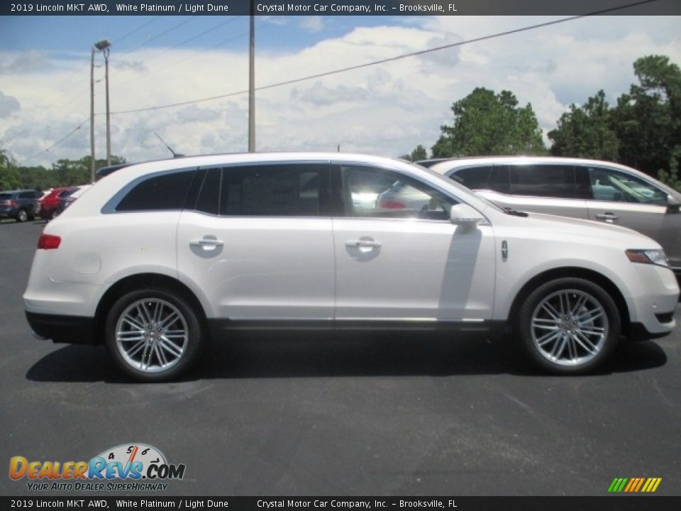 2019 Lincoln MKT AWD White Platinum / Light Dune Photo #3