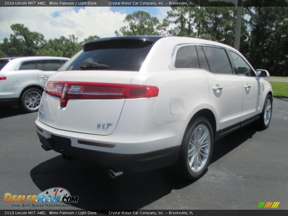 2019 Lincoln MKT AWD White Platinum / Light Dune Photo #4