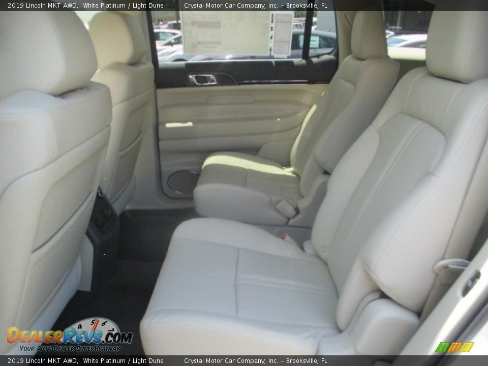 2019 Lincoln MKT AWD White Platinum / Light Dune Photo #6