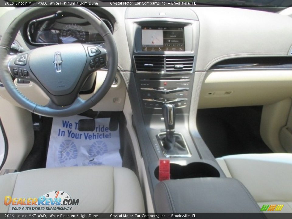 2019 Lincoln MKT AWD White Platinum / Light Dune Photo #8
