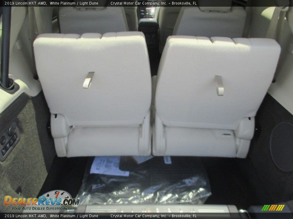 2019 Lincoln MKT AWD White Platinum / Light Dune Photo #12