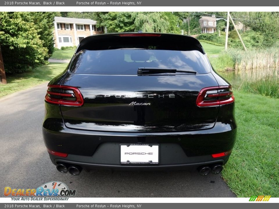 2018 Porsche Macan Black / Black Photo #5