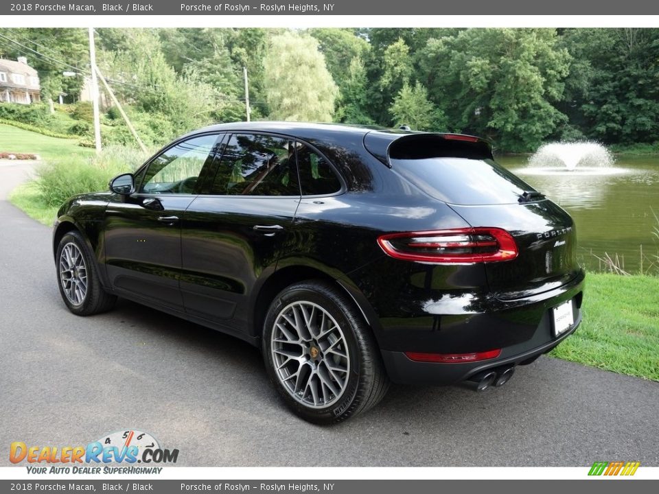 2018 Porsche Macan Black / Black Photo #6