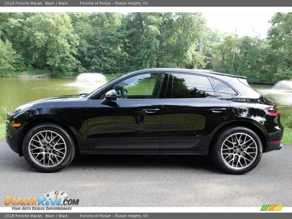 2018 Porsche Macan Black / Black Photo #7