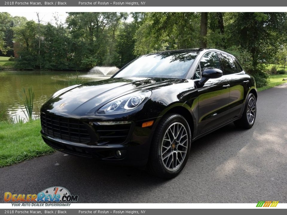 2018 Porsche Macan Black / Black Photo #8