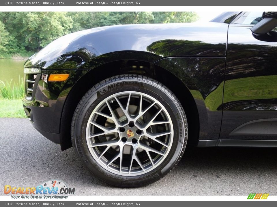 2018 Porsche Macan Black / Black Photo #9