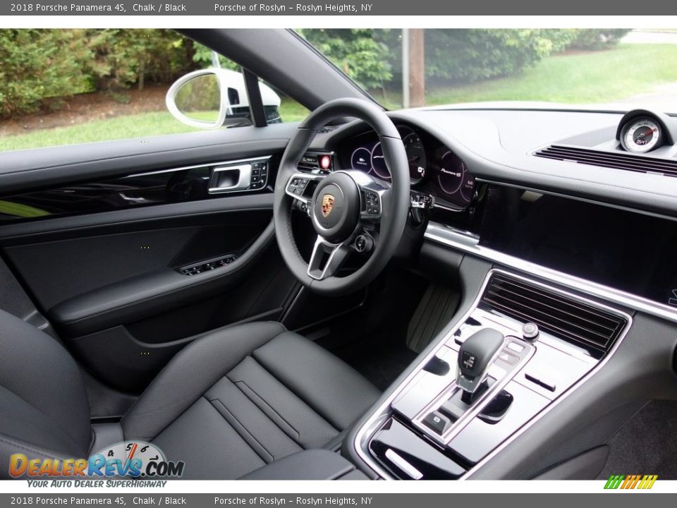 2018 Porsche Panamera 4S Chalk / Black Photo #17