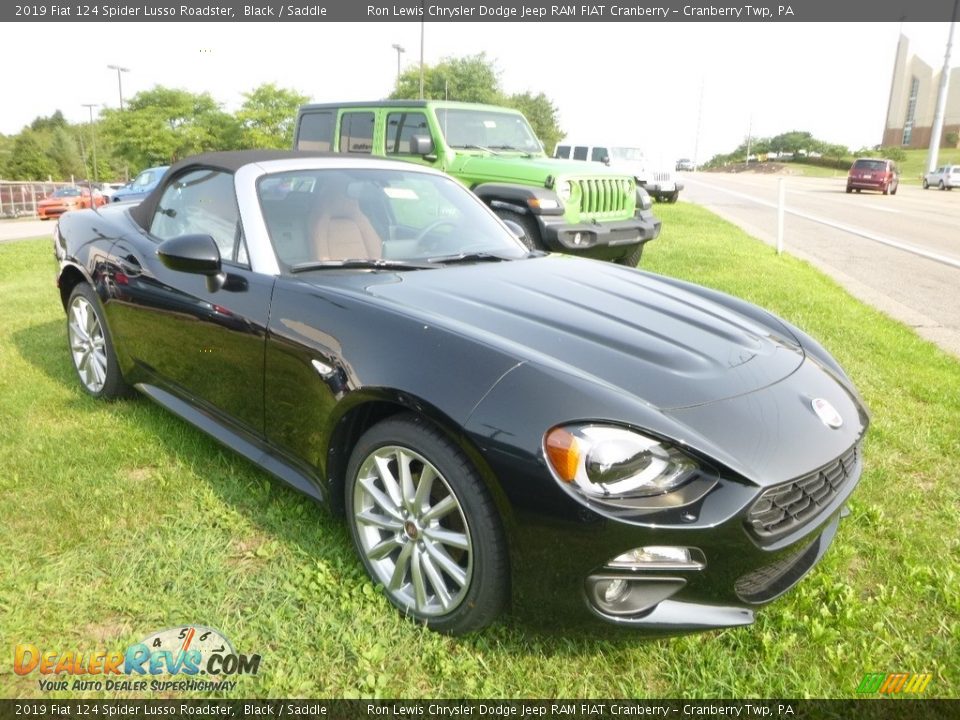 Front 3/4 View of 2019 Fiat 124 Spider Lusso Roadster Photo #6