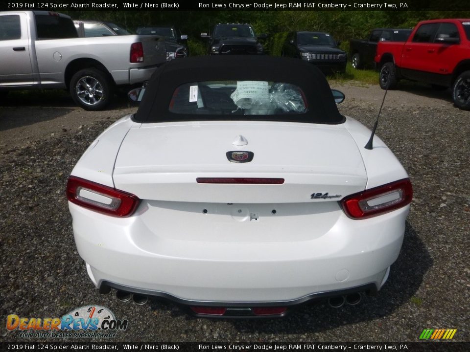 2019 Fiat 124 Spider Abarth Roadster White / Nero (Black) Photo #4