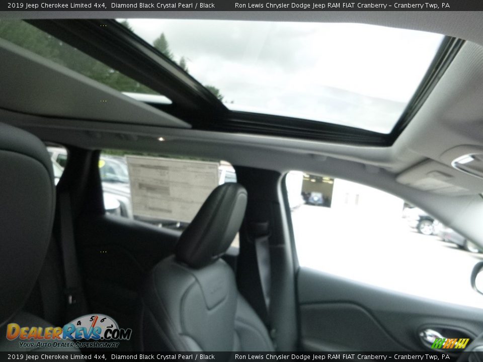 2019 Jeep Cherokee Limited 4x4 Diamond Black Crystal Pearl / Black Photo #12