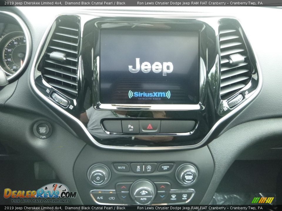 2019 Jeep Cherokee Limited 4x4 Diamond Black Crystal Pearl / Black Photo #17