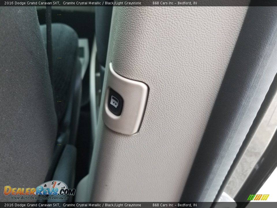 2016 Dodge Grand Caravan SXT Granite Crystal Metallic / Black/Light Graystone Photo #11