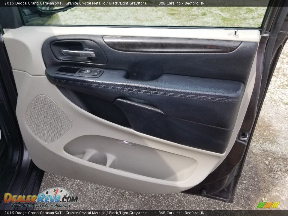 2016 Dodge Grand Caravan SXT Granite Crystal Metallic / Black/Light Graystone Photo #12