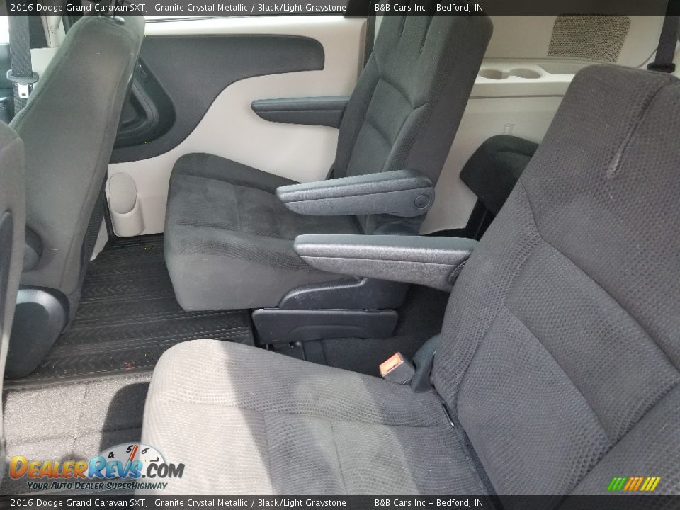 2016 Dodge Grand Caravan SXT Granite Crystal Metallic / Black/Light Graystone Photo #16