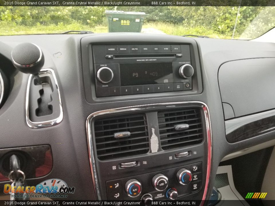 2016 Dodge Grand Caravan SXT Granite Crystal Metallic / Black/Light Graystone Photo #24