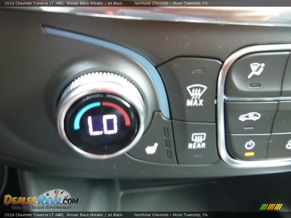 2019 Chevrolet Traverse LT AWD Mosaic Black Metallic / Jet Black Photo #20