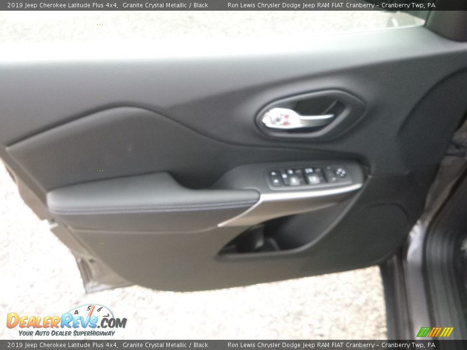 2019 Jeep Cherokee Latitude Plus 4x4 Granite Crystal Metallic / Black Photo #13