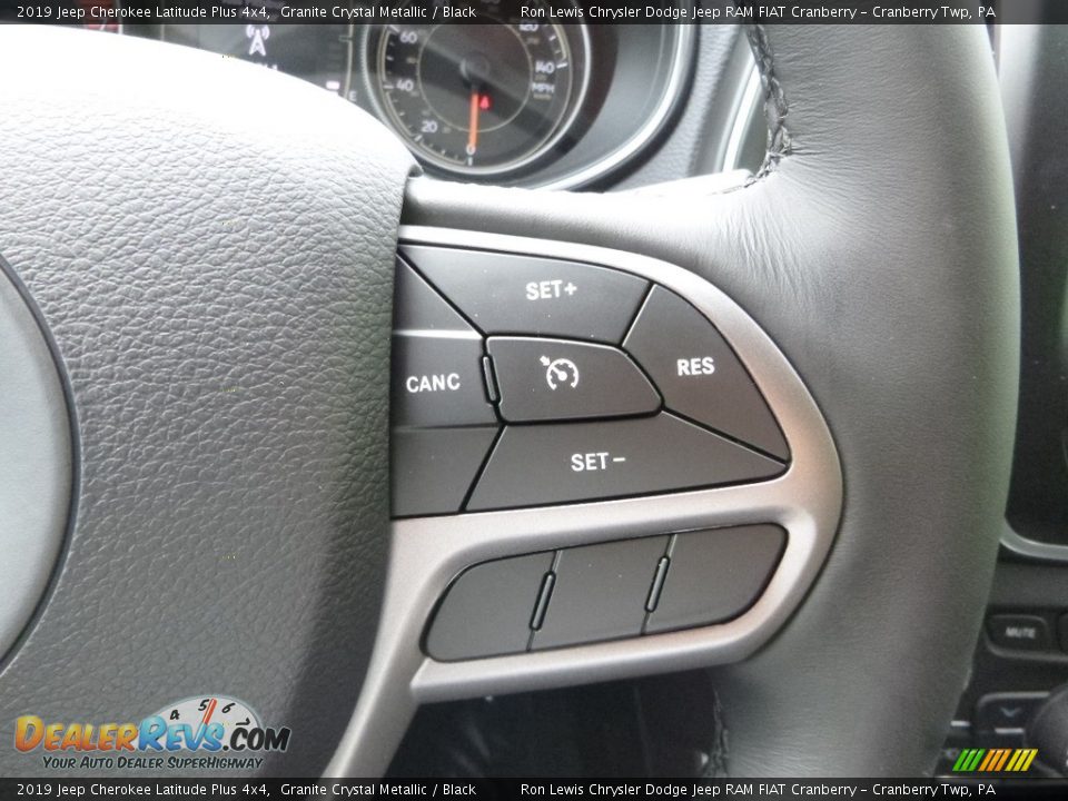 2019 Jeep Cherokee Latitude Plus 4x4 Granite Crystal Metallic / Black Photo #17