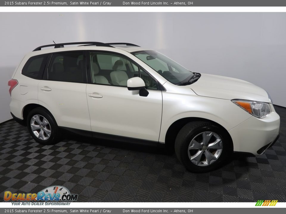2015 Subaru Forester 2.5i Premium Satin White Pearl / Gray Photo #5