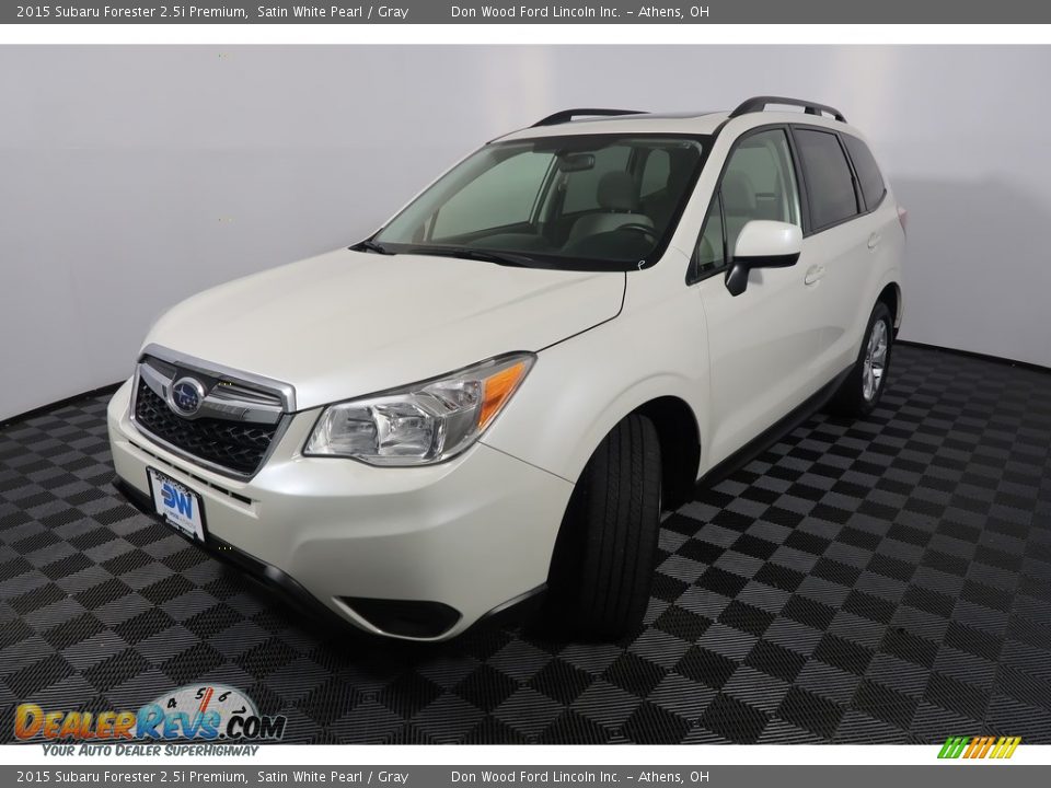 2015 Subaru Forester 2.5i Premium Satin White Pearl / Gray Photo #8