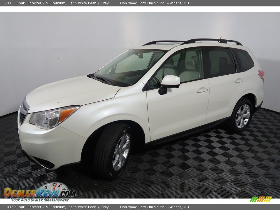 2015 Subaru Forester 2.5i Premium Satin White Pearl / Gray Photo #9