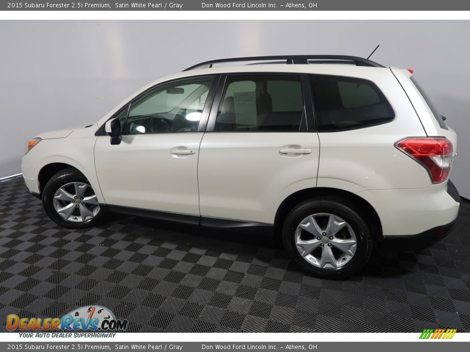 2015 Subaru Forester 2.5i Premium Satin White Pearl / Gray Photo #10