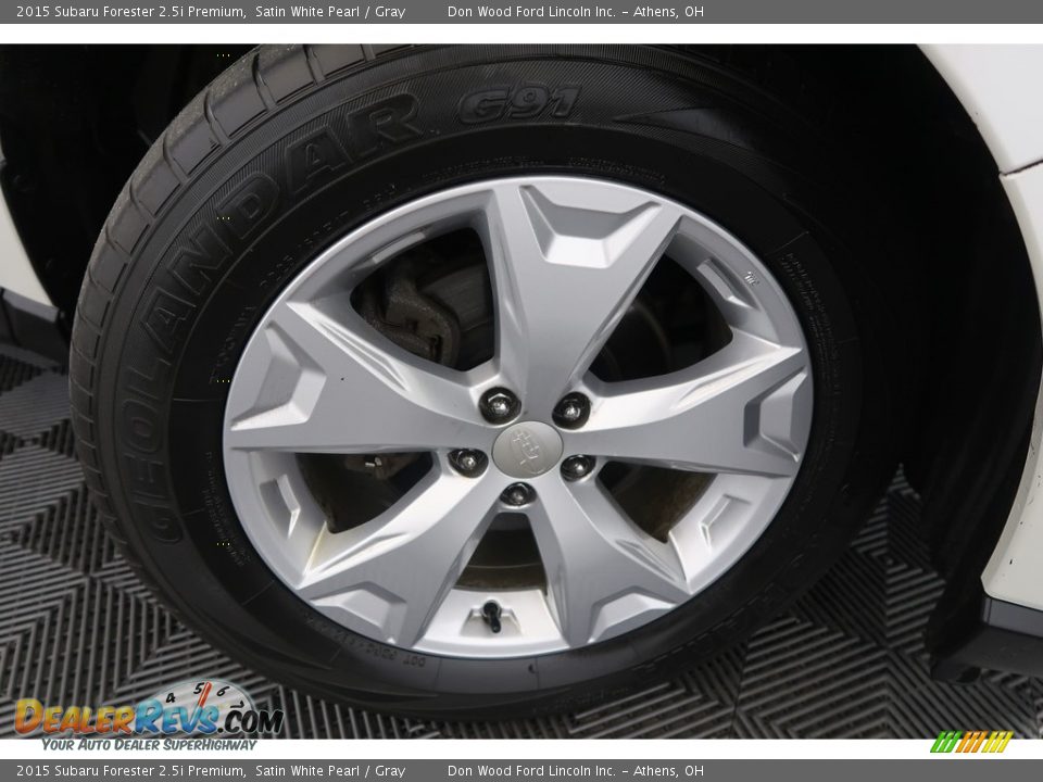 2015 Subaru Forester 2.5i Premium Satin White Pearl / Gray Photo #26