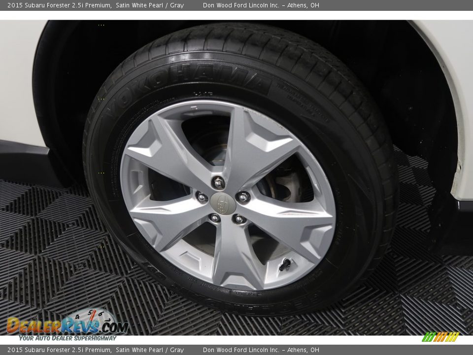 2015 Subaru Forester 2.5i Premium Satin White Pearl / Gray Photo #28