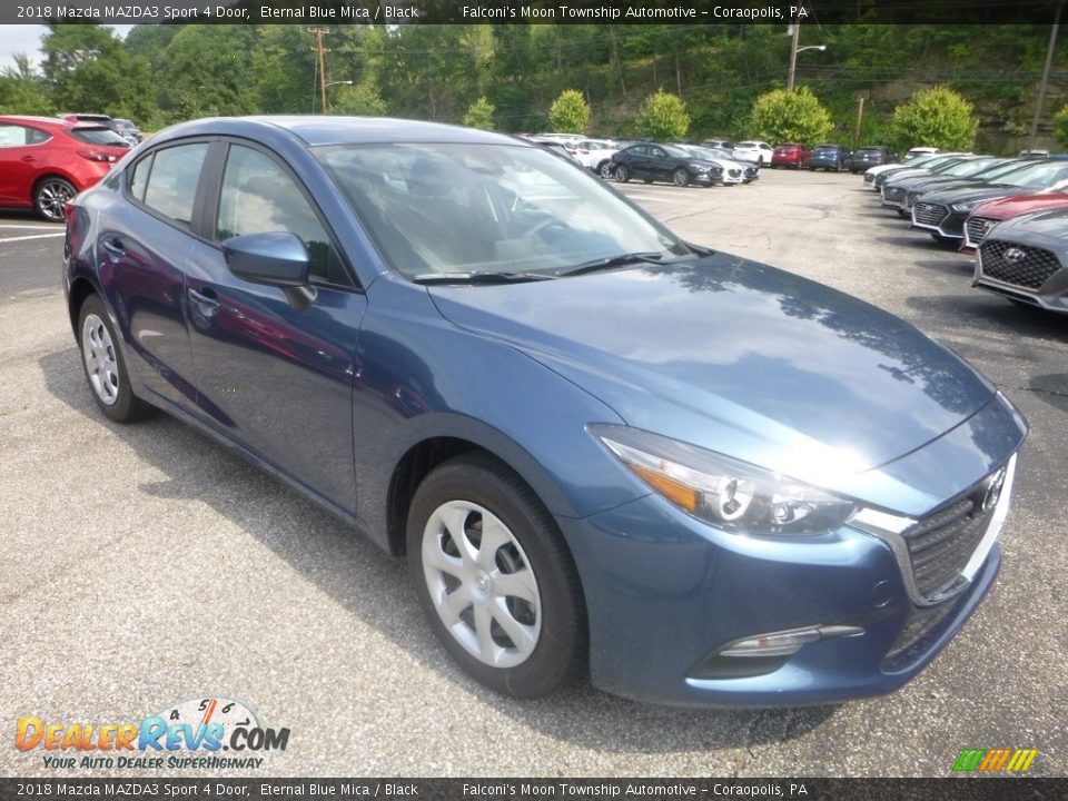 Front 3/4 View of 2018 Mazda MAZDA3 Sport 4 Door Photo #2