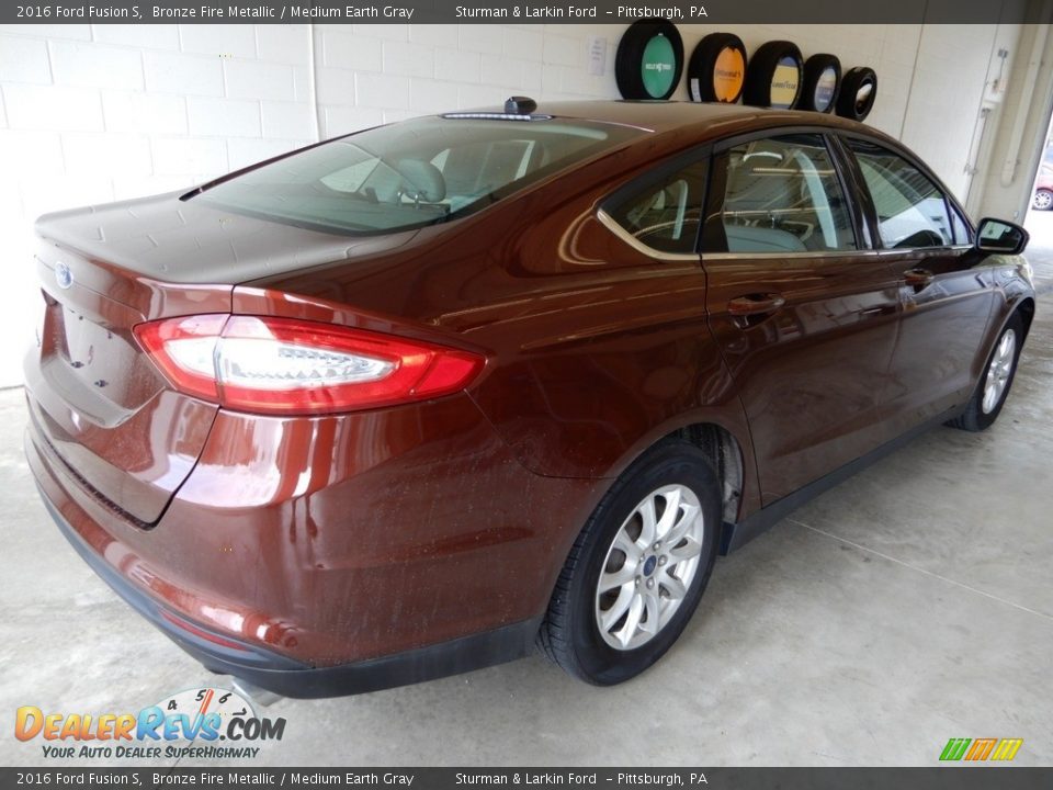 2016 Ford Fusion S Bronze Fire Metallic / Medium Earth Gray Photo #2