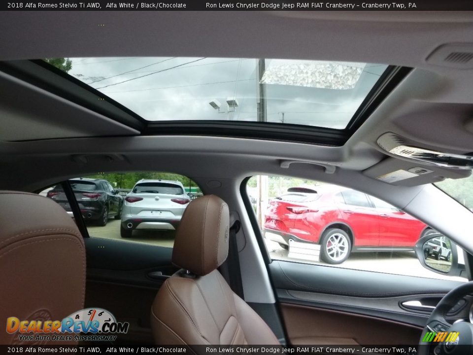 2018 Alfa Romeo Stelvio Ti AWD Alfa White / Black/Chocolate Photo #16