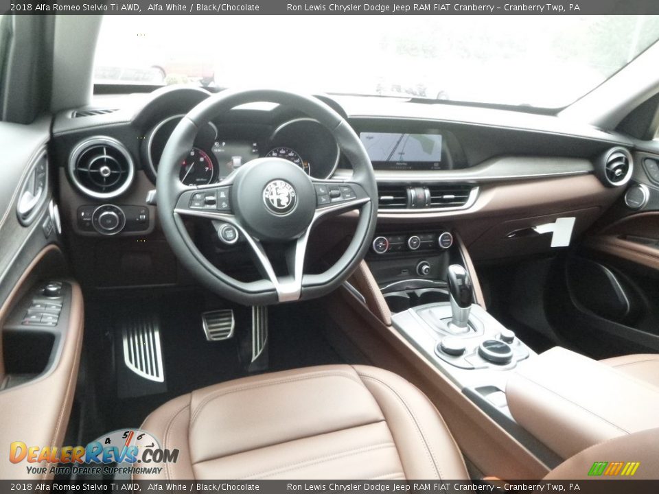 2018 Alfa Romeo Stelvio Ti AWD Alfa White / Black/Chocolate Photo #18