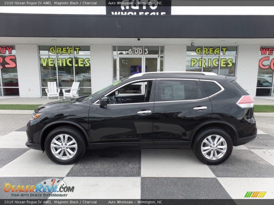 2016 Nissan Rogue SV AWD Magnetic Black / Charcoal Photo #1