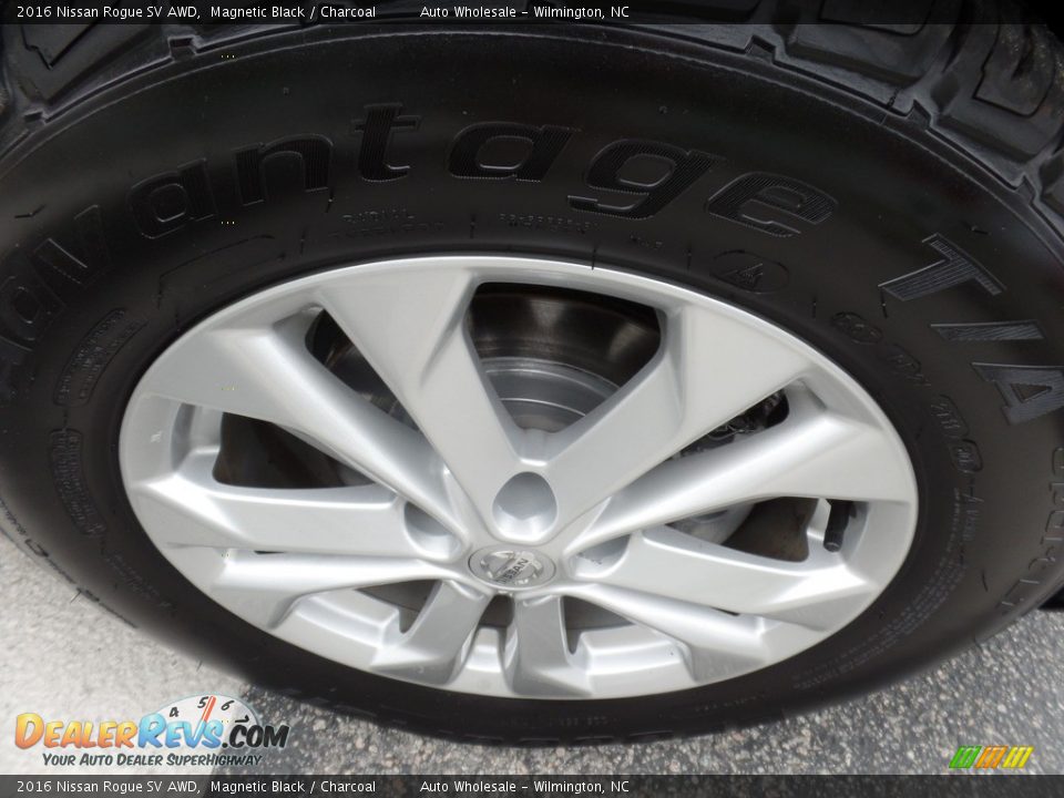 2016 Nissan Rogue SV AWD Magnetic Black / Charcoal Photo #7