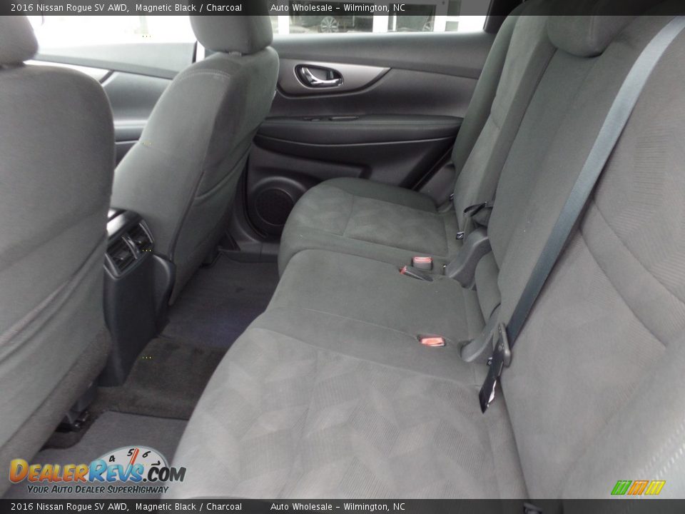 2016 Nissan Rogue SV AWD Magnetic Black / Charcoal Photo #12