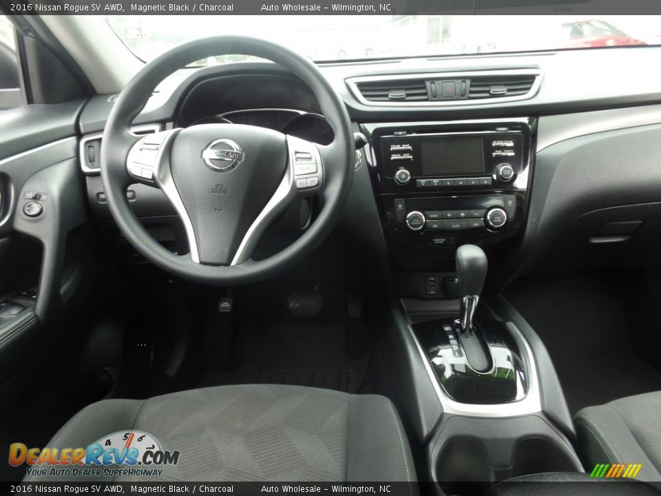 2016 Nissan Rogue SV AWD Magnetic Black / Charcoal Photo #15