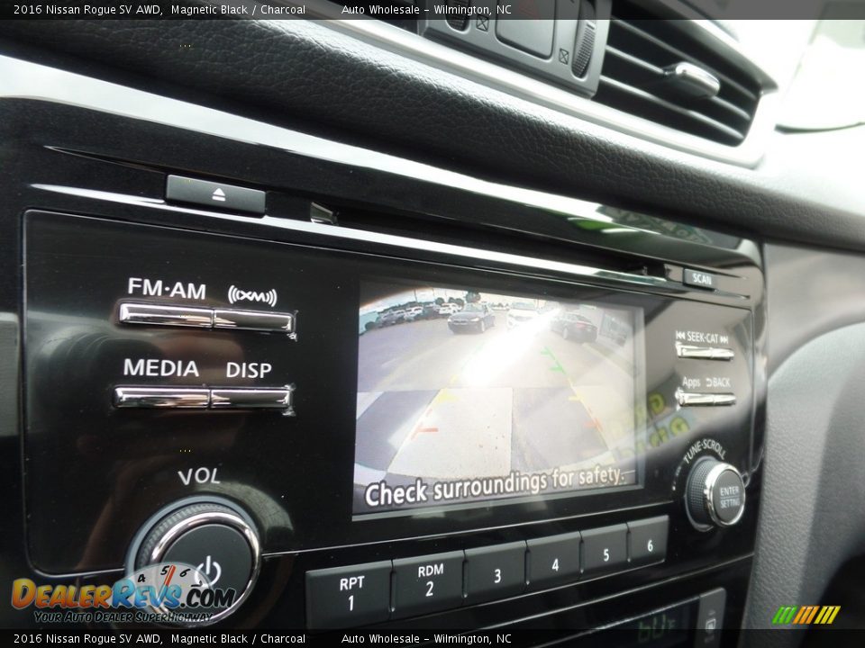 2016 Nissan Rogue SV AWD Magnetic Black / Charcoal Photo #18