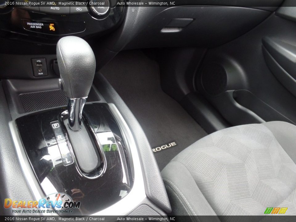 2016 Nissan Rogue SV AWD Magnetic Black / Charcoal Photo #20