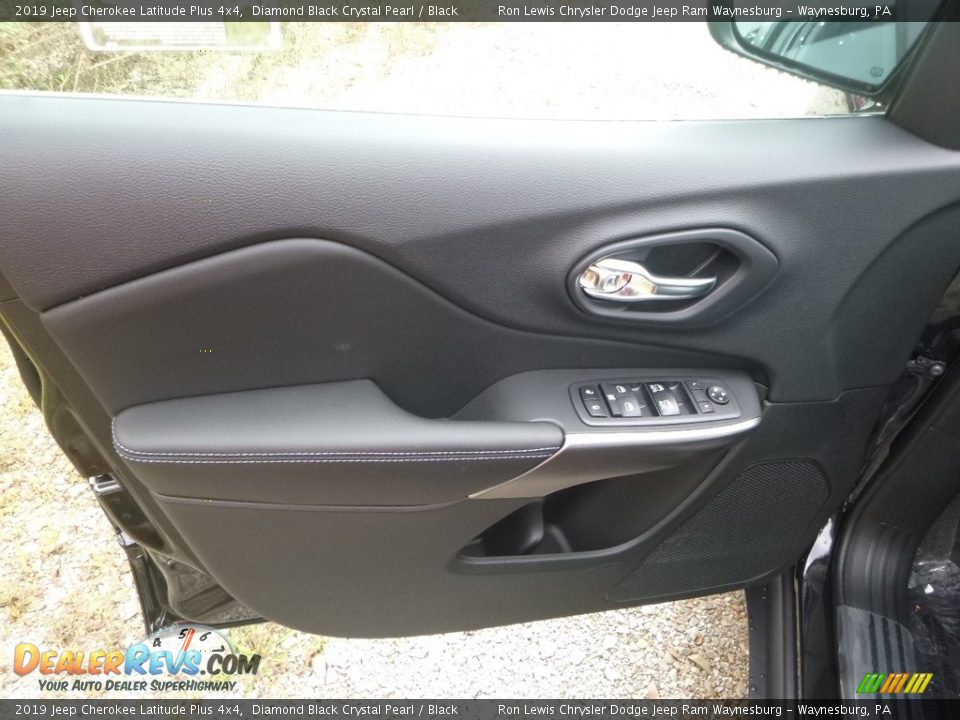 2019 Jeep Cherokee Latitude Plus 4x4 Diamond Black Crystal Pearl / Black Photo #13