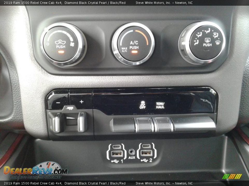 2019 Ram 1500 Rebel Crew Cab 4x4 Diamond Black Crystal Pearl / Black/Red Photo #25