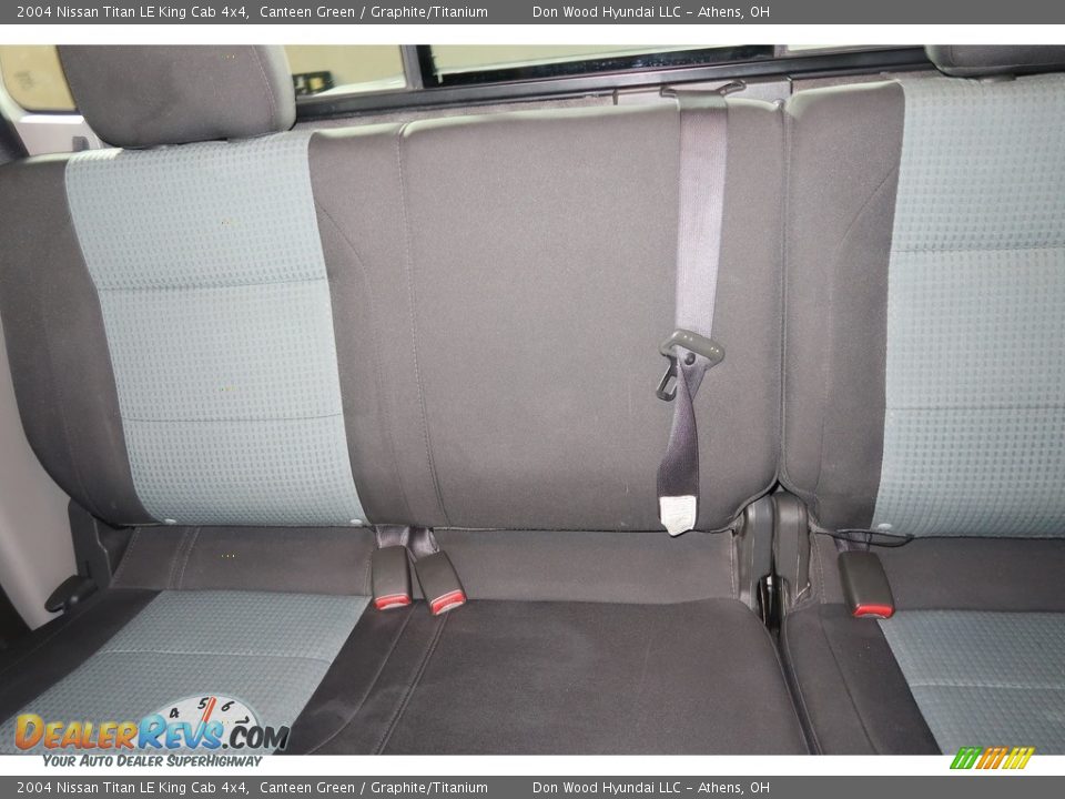 2004 Nissan Titan LE King Cab 4x4 Canteen Green / Graphite/Titanium Photo #20