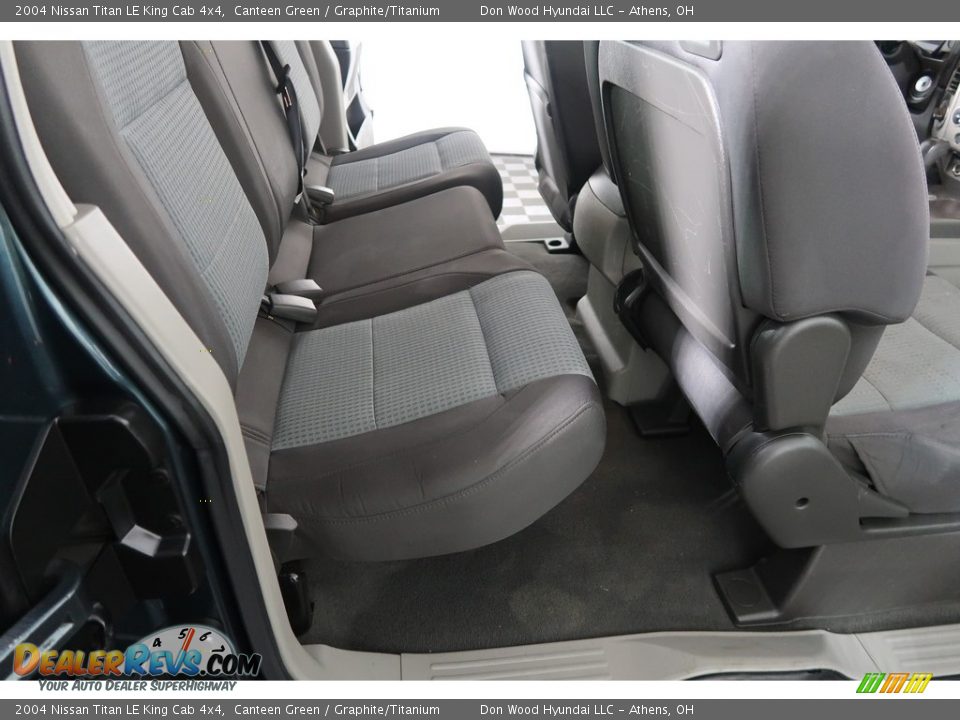 2004 Nissan Titan LE King Cab 4x4 Canteen Green / Graphite/Titanium Photo #29